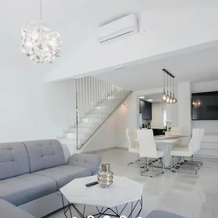 Villa Rest For The Soul - Four Bedroom