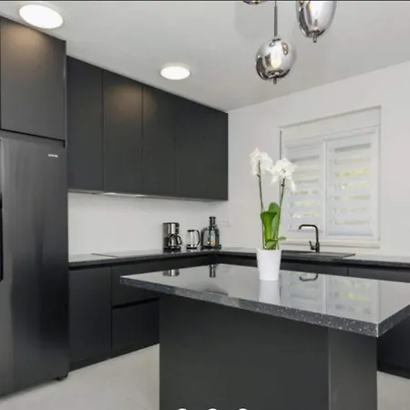 Rest For The Soul - Four Bedroom فيلة Zmijavci