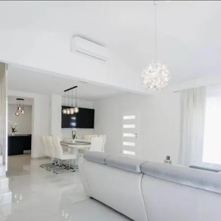 Villa Rest For The Soul - Four Bedroom Zmijavci